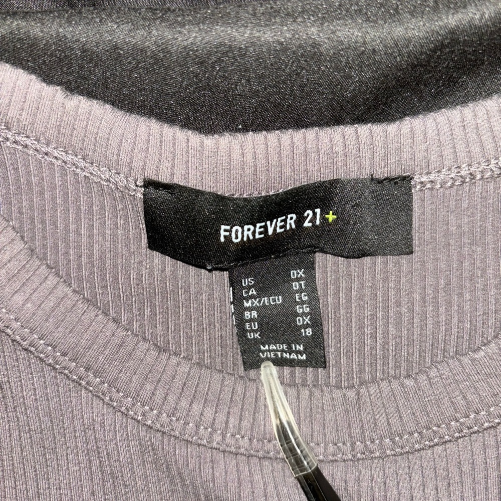 Small Ribbed Crew Tee - Picture 3 of 5